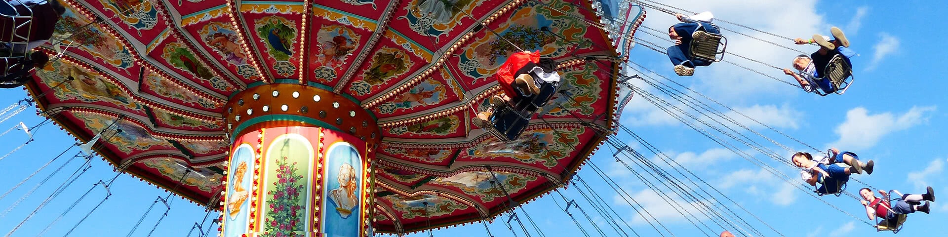 Fahrendes Kettenkarussel auf dem Bremer Freimarkt