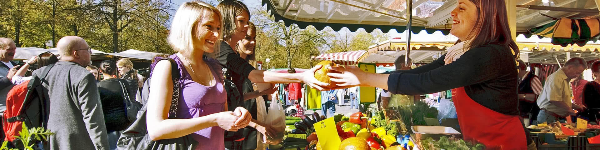 Einkaufen auf dem Wochenmarkt in Münster